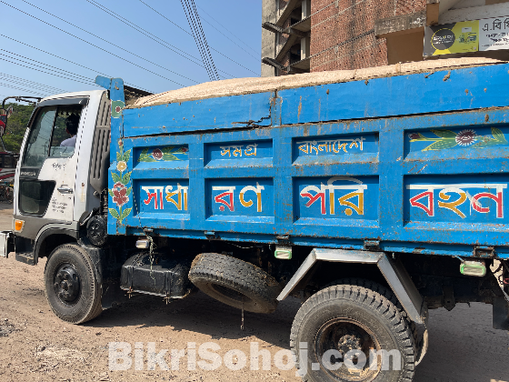 Hino Dump Track